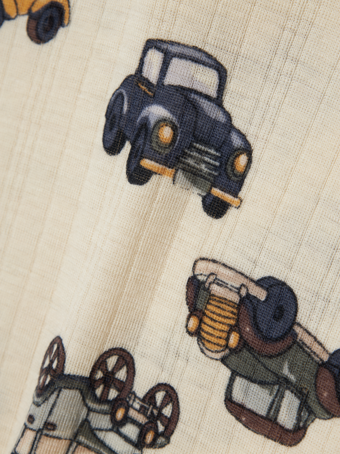 model_shot-front_full